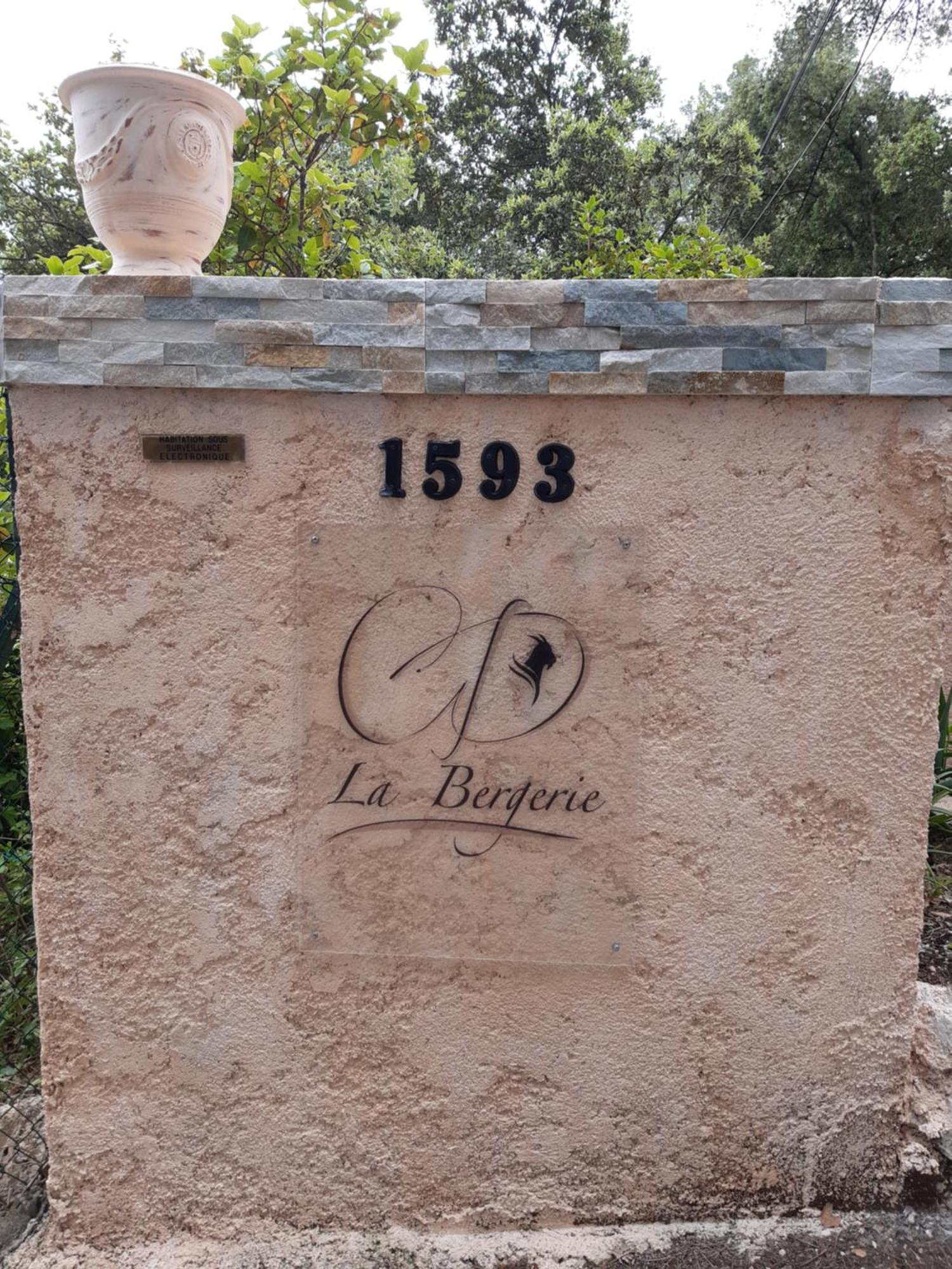 La Bergerie Apartment *